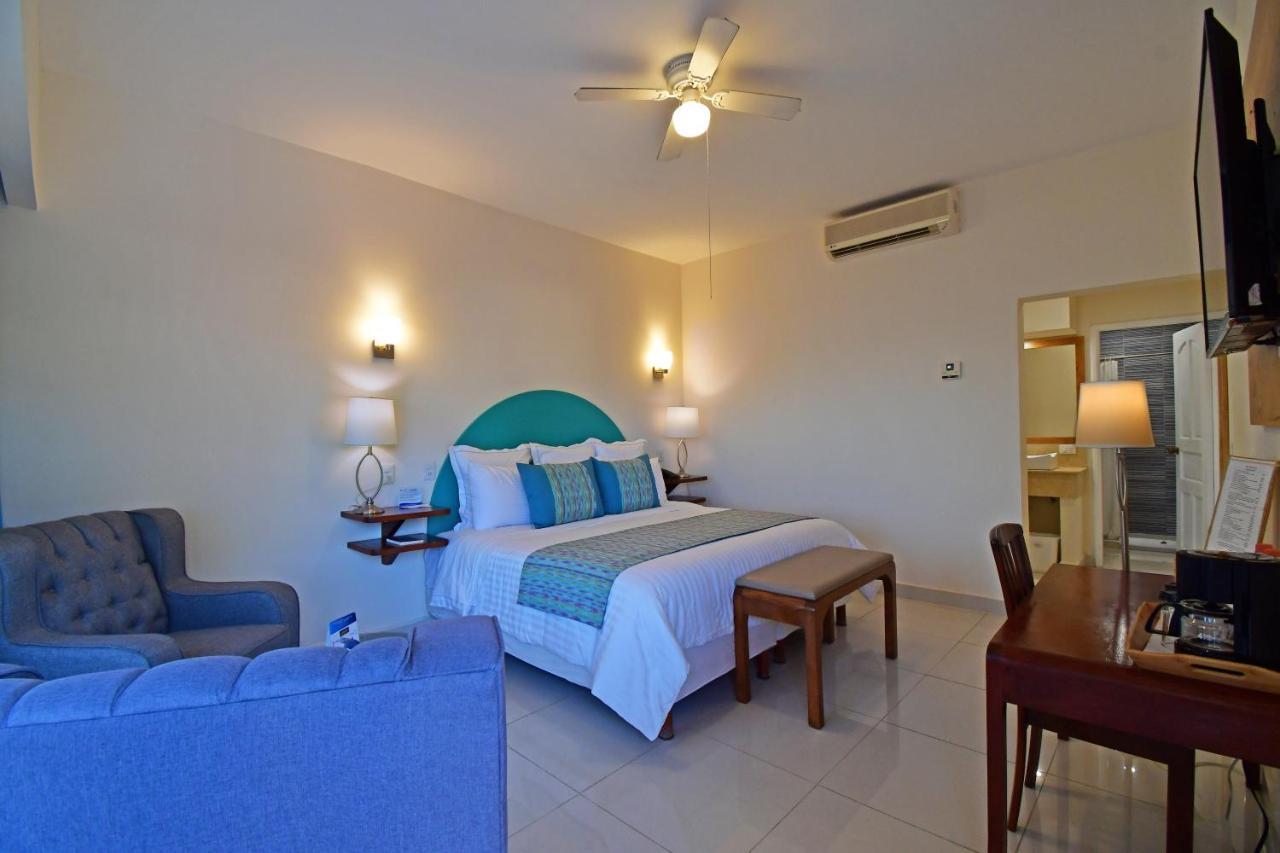 The Westmarine Waterfront Hotel ลาปาซ ภายนอก รูปภาพ