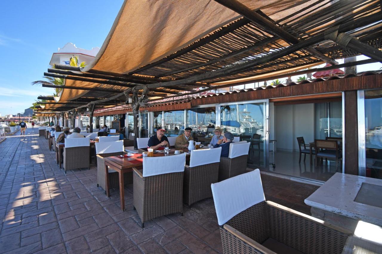 The Westmarine Waterfront Hotel ลาปาซ ภายนอก รูปภาพ