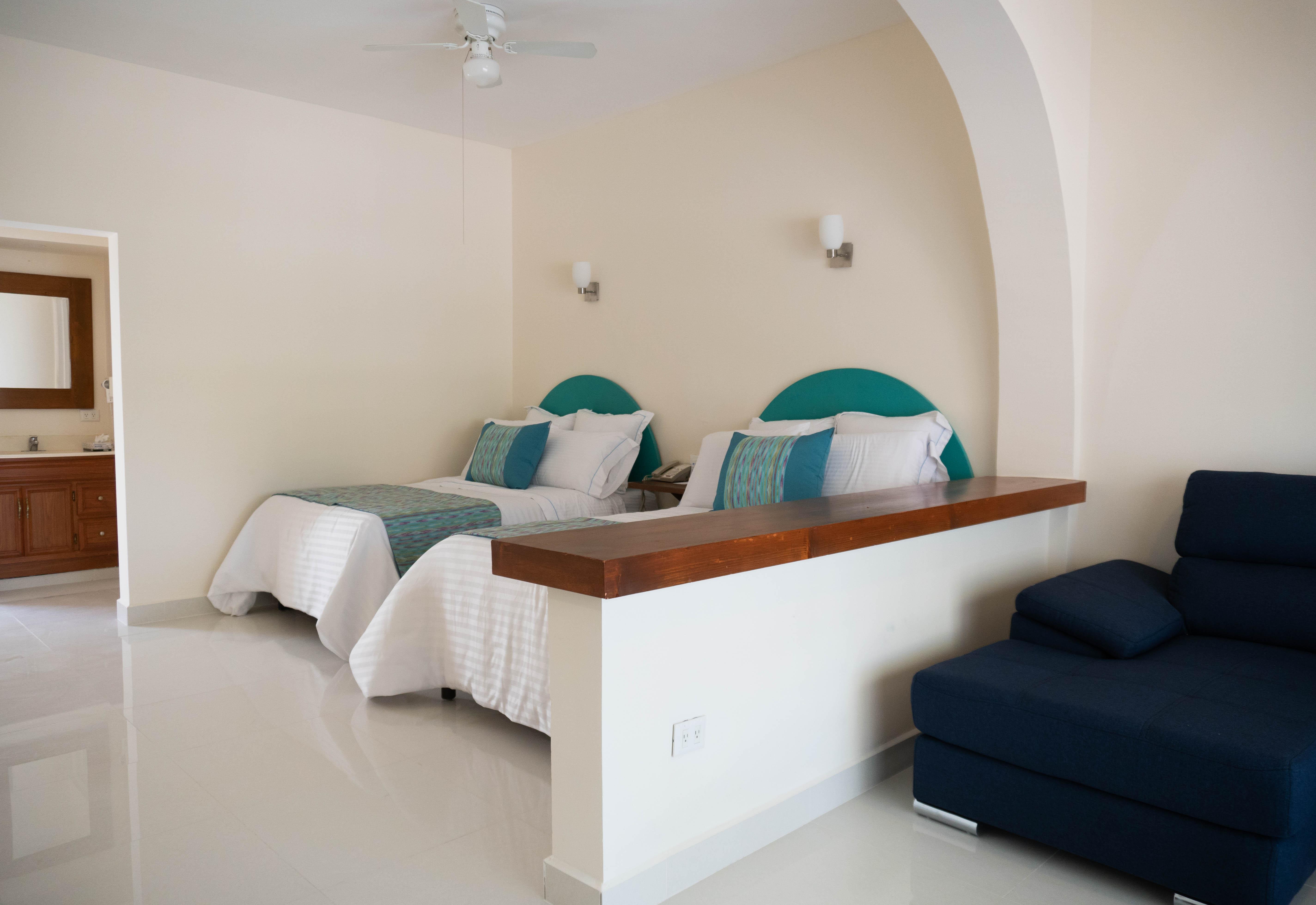 The Westmarine Waterfront Hotel ลาปาซ ภายนอก รูปภาพ