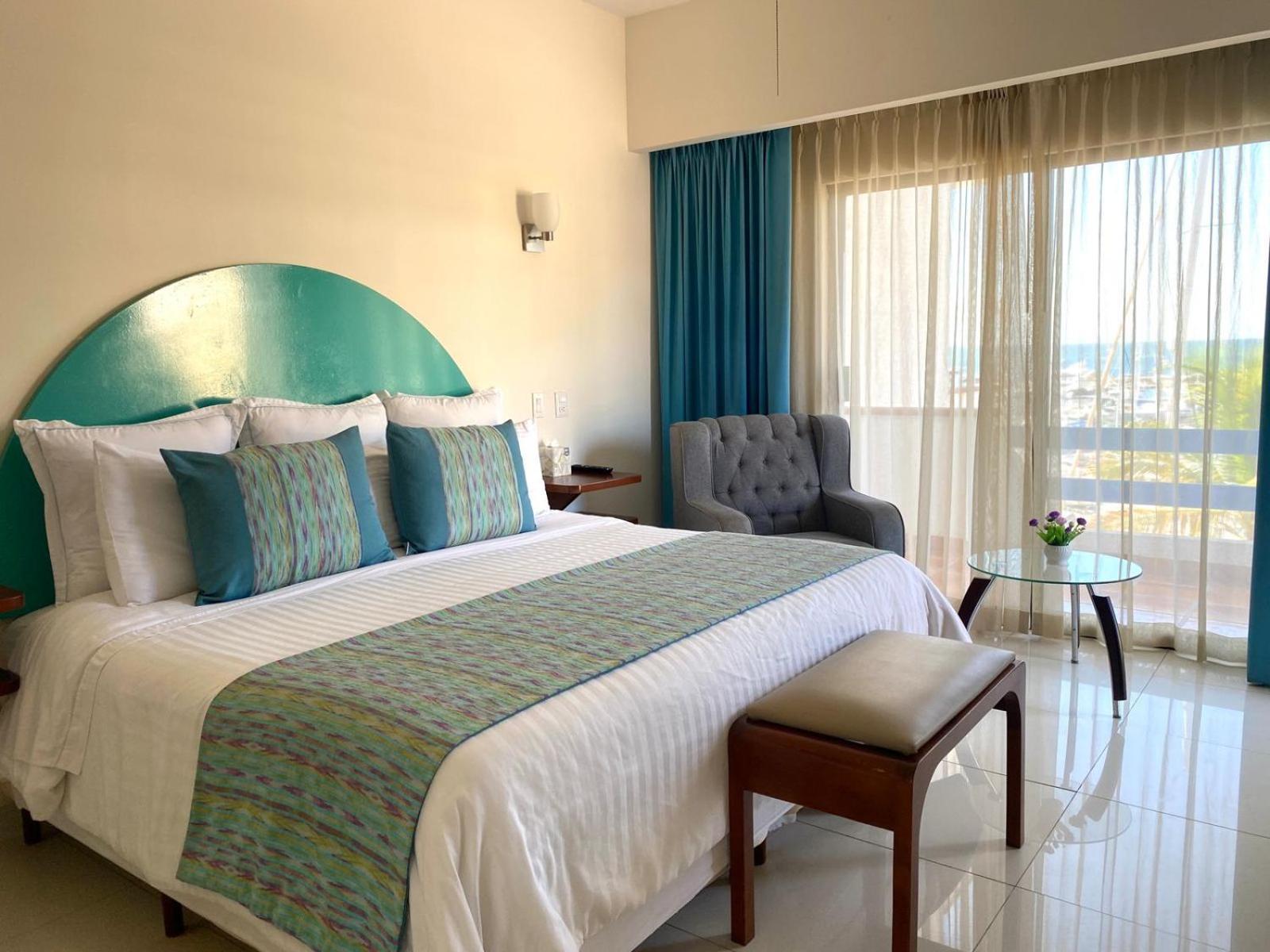 The Westmarine Waterfront Hotel ลาปาซ ภายนอก รูปภาพ