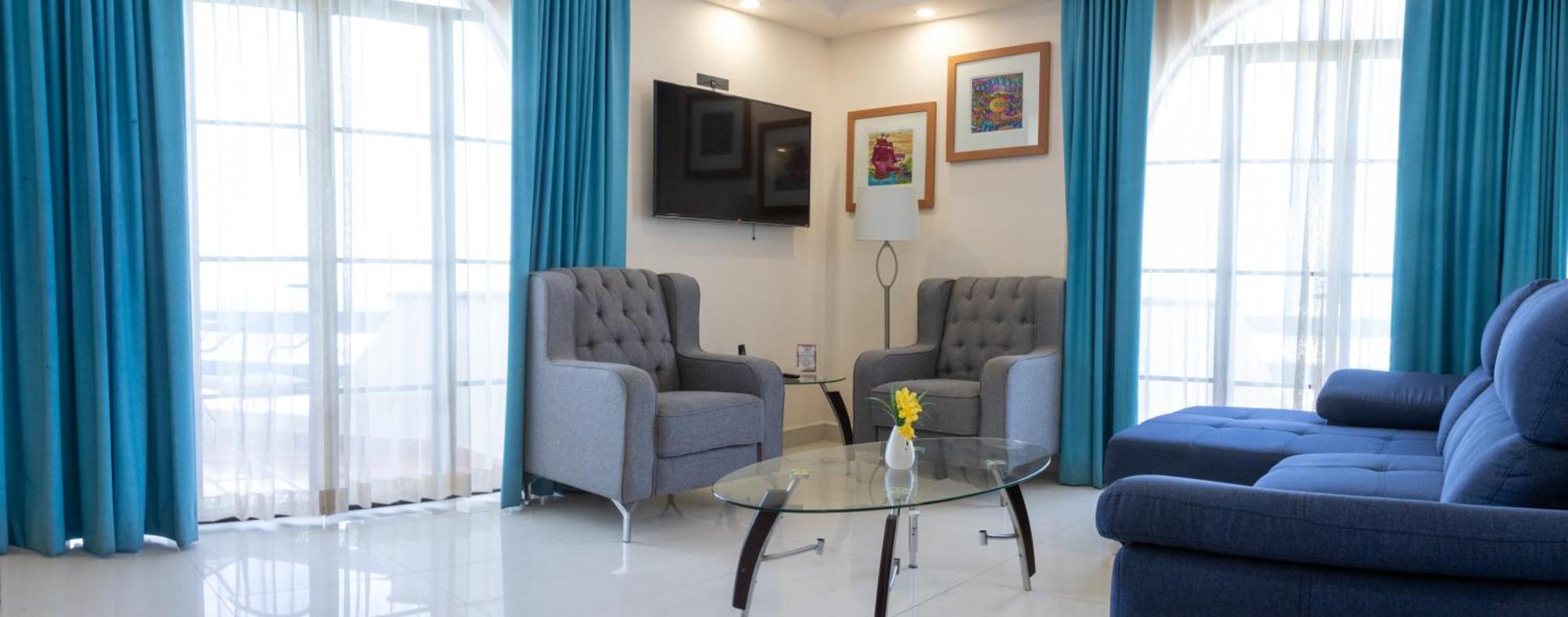 The Westmarine Waterfront Hotel ลาปาซ ภายนอก รูปภาพ