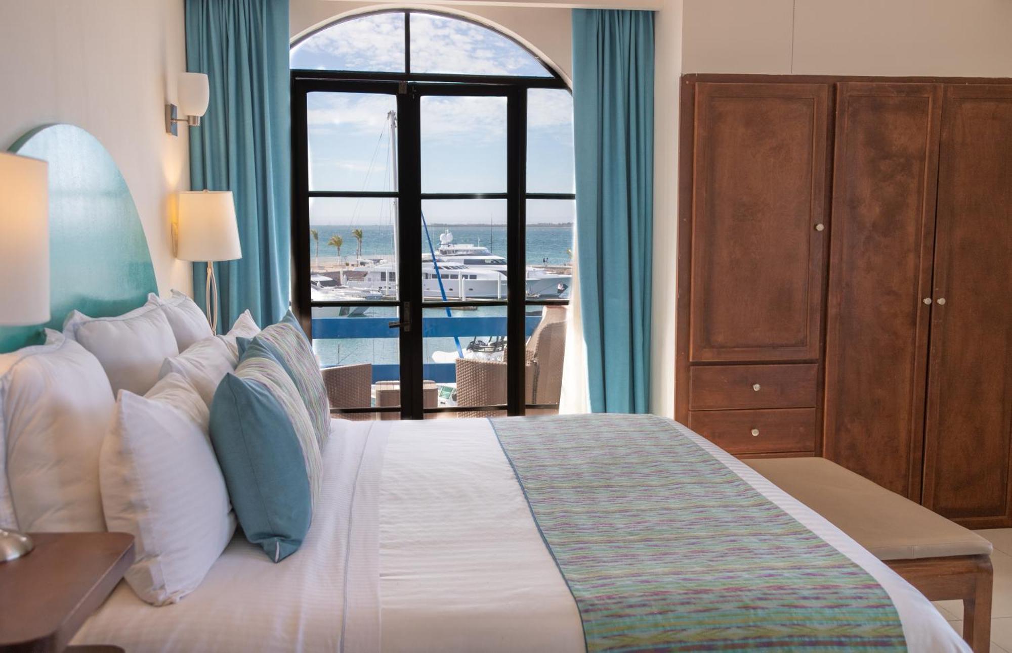 The Westmarine Waterfront Hotel ลาปาซ ภายนอก รูปภาพ