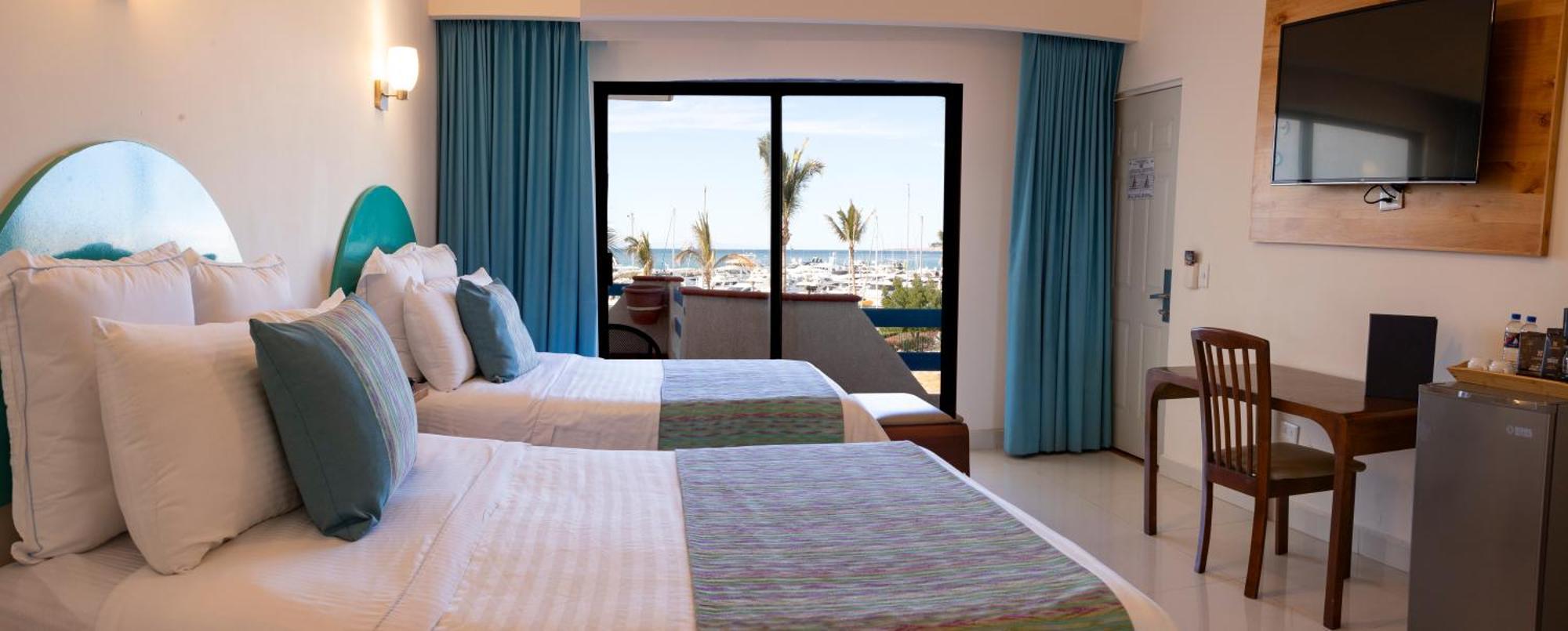 The Westmarine Waterfront Hotel ลาปาซ ภายนอก รูปภาพ
